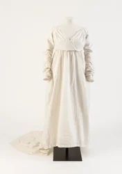 White cotton gown, 1800